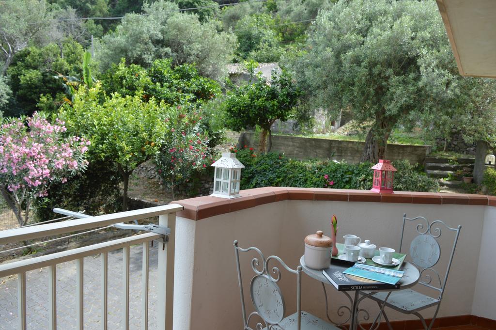 La Casa Di Giulia Apartment Forza dʼAgro Exterior foto