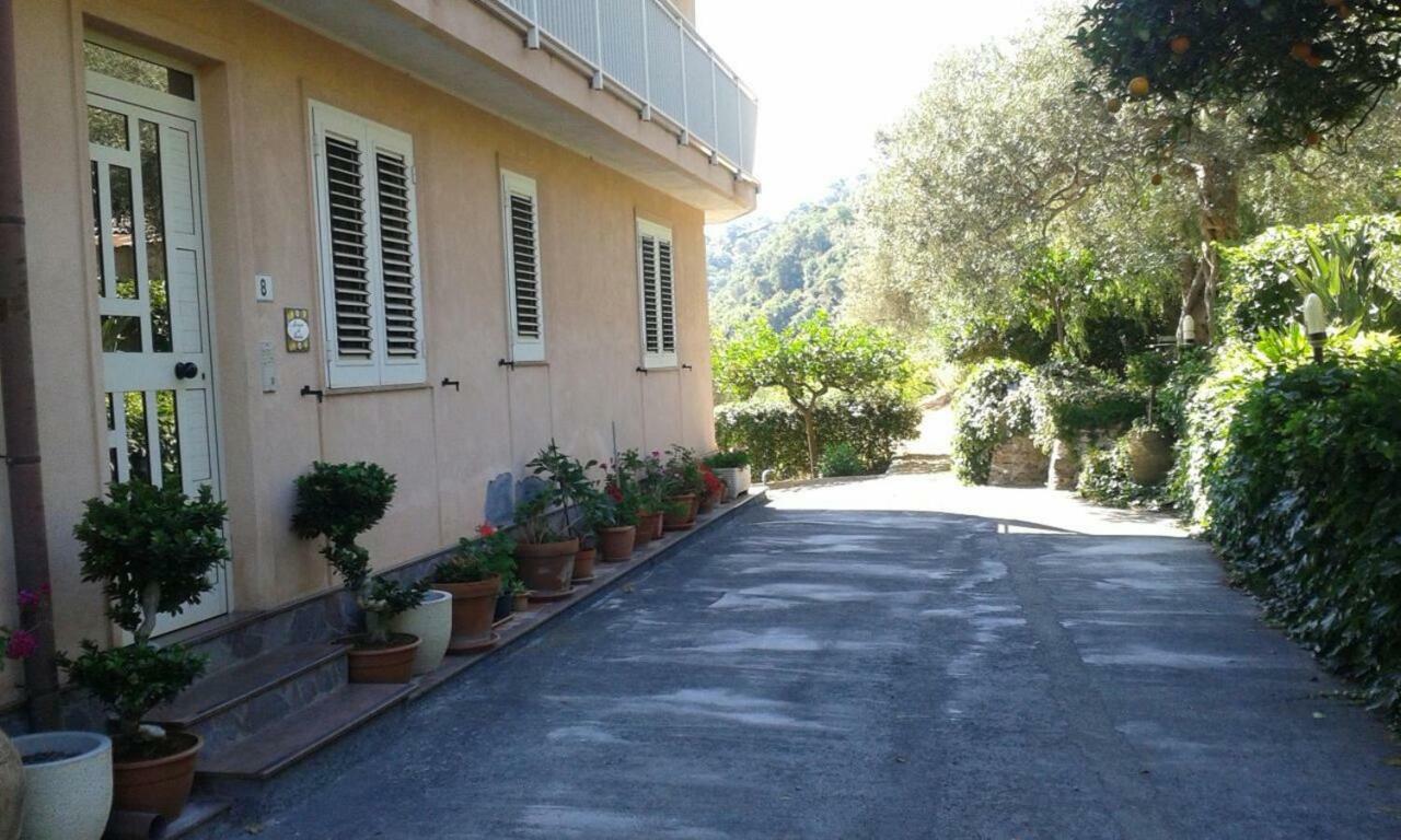La Casa Di Giulia Apartment Forza dʼAgro Exterior foto